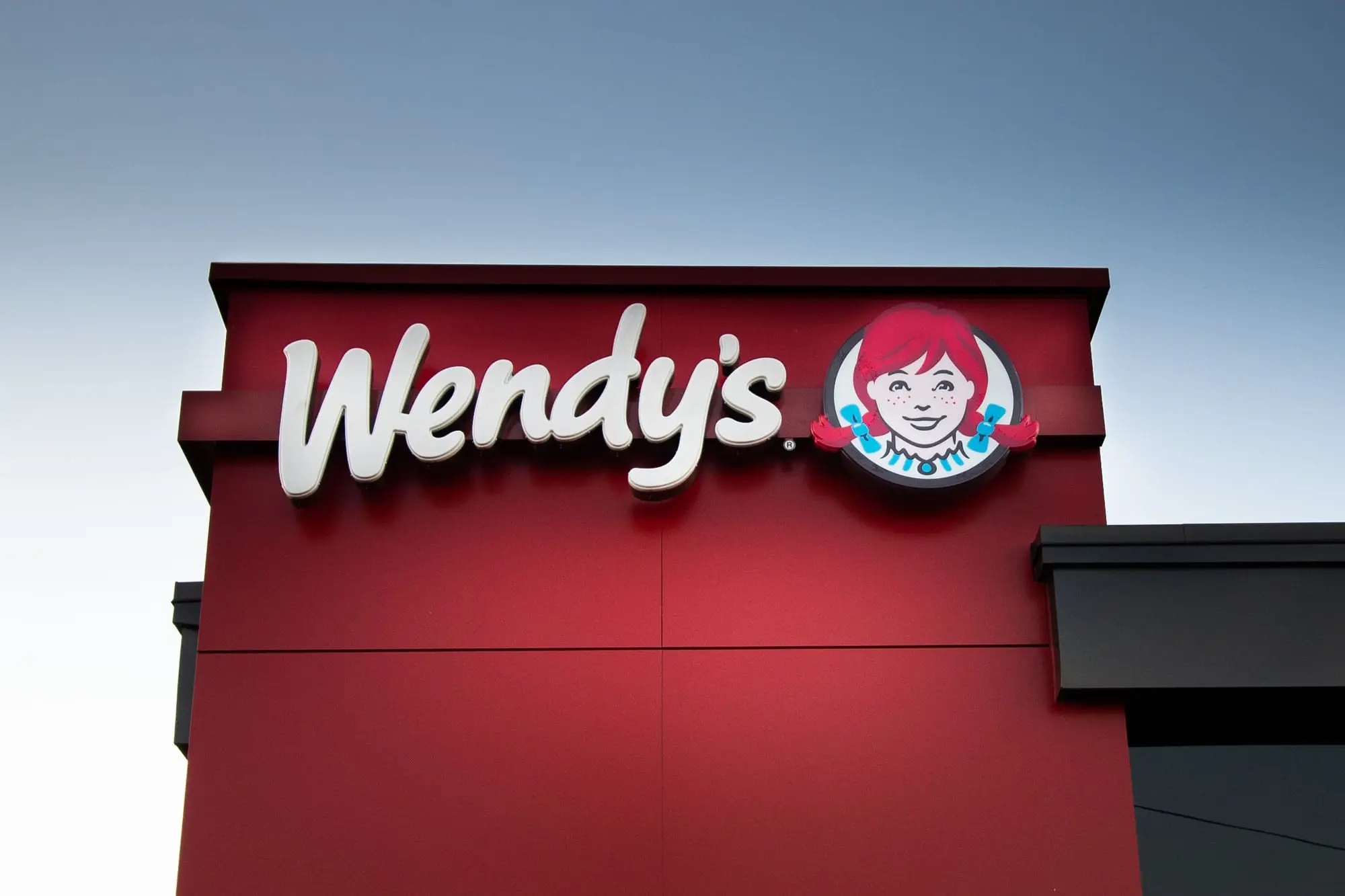Detail of the Wendy’s canopy downlighting