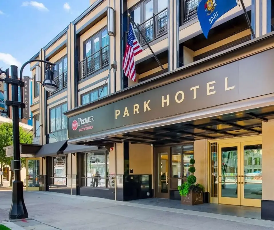 BW Premier Madison — ACM architectural cladding by Pride Visual Solutions