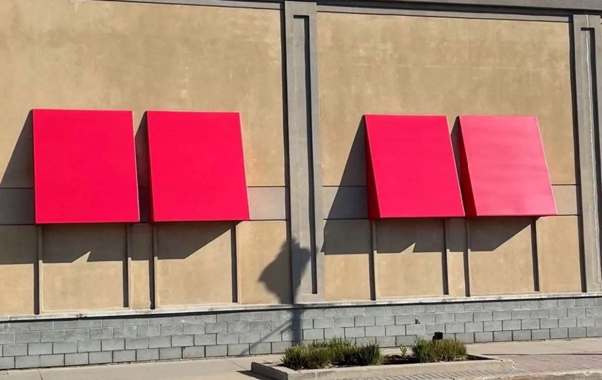 Tjx Homesense Boisbriand AW — custom awning by Pride Visual Solutions