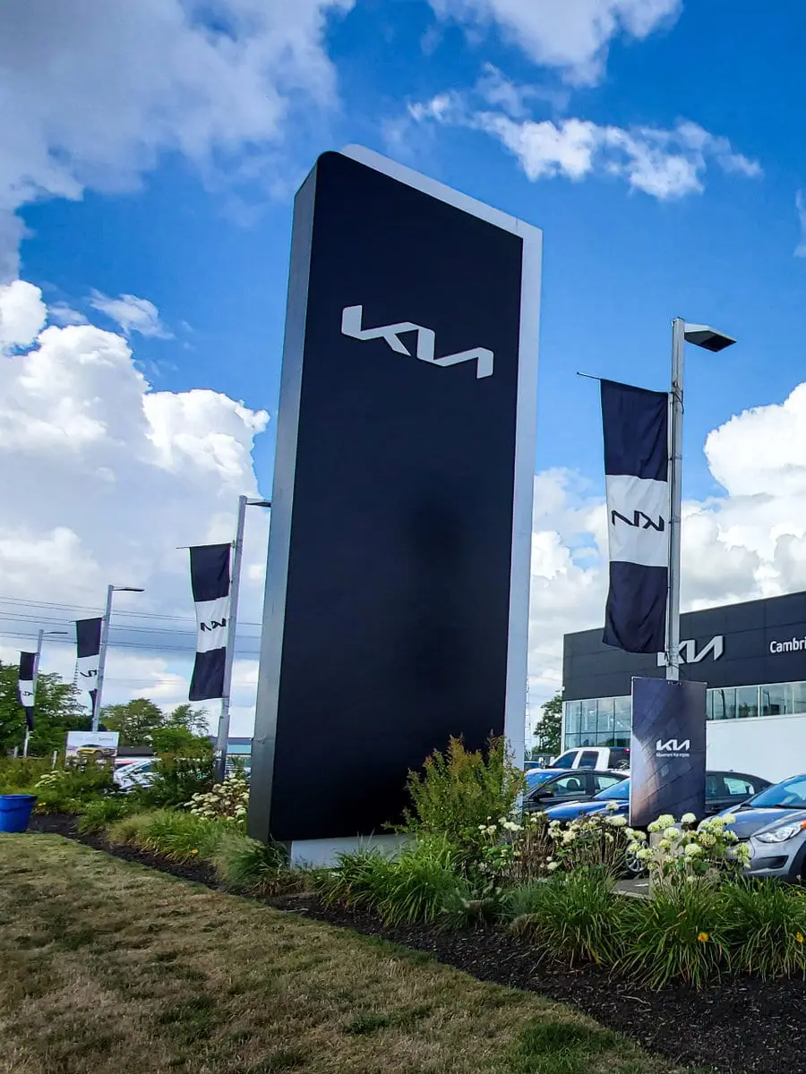 KIA Cambridge PY — pylon sign by Pride Visual Solutions